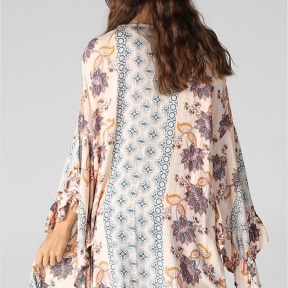 Bohemian Vintage Style Bell Sleeve Kimono - Picture 8 of 8